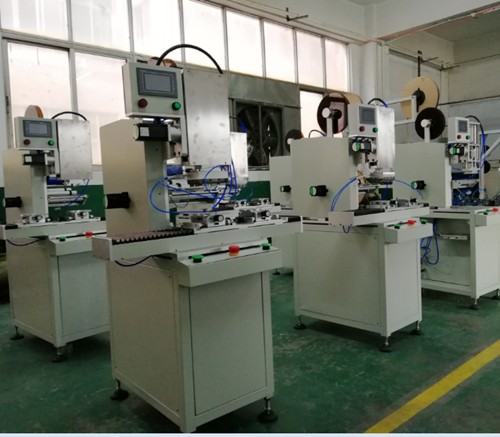 如何選擇半自動與全自動貼標(biāo)機(jī)？